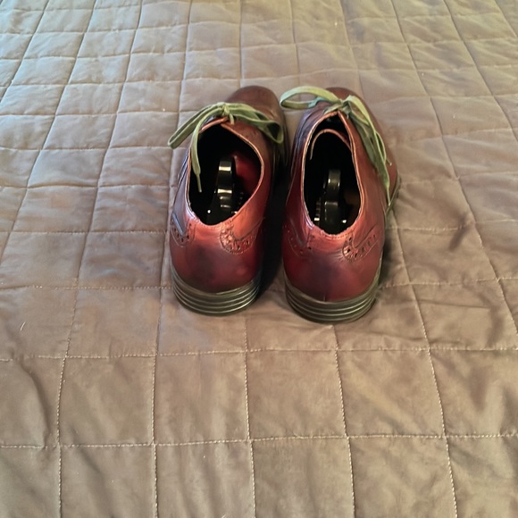 Aston Grey men's lace-up wing tip shoes Burgundy leather uppers size 9.5 - Picture 4 of 4